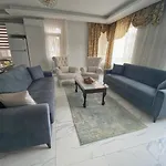 Cleopatra & Luxus And Modern *