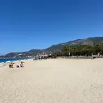 Cleopatra & Luxus And Modern *