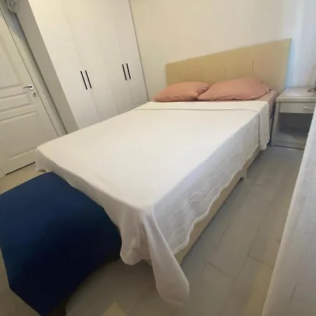 Cleopatra & Luxus And Modern *